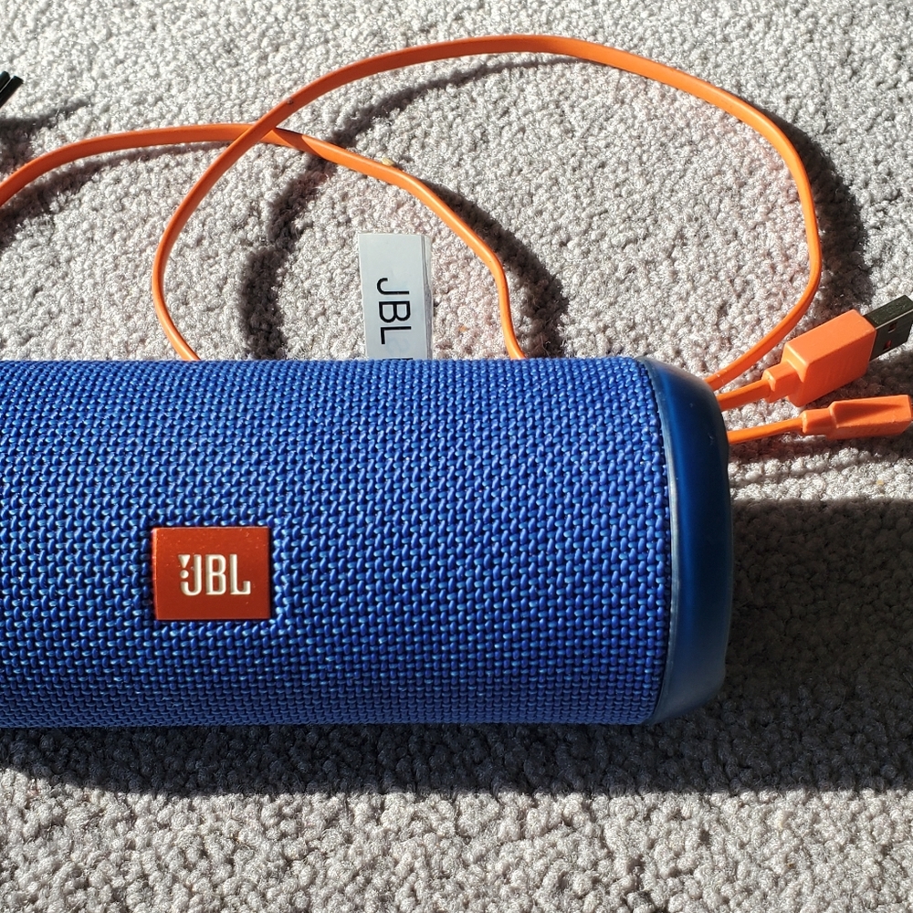 JBL Flip 3 water-resistant speaker